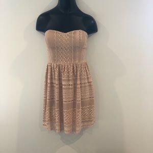 Women’s Strapless Dress